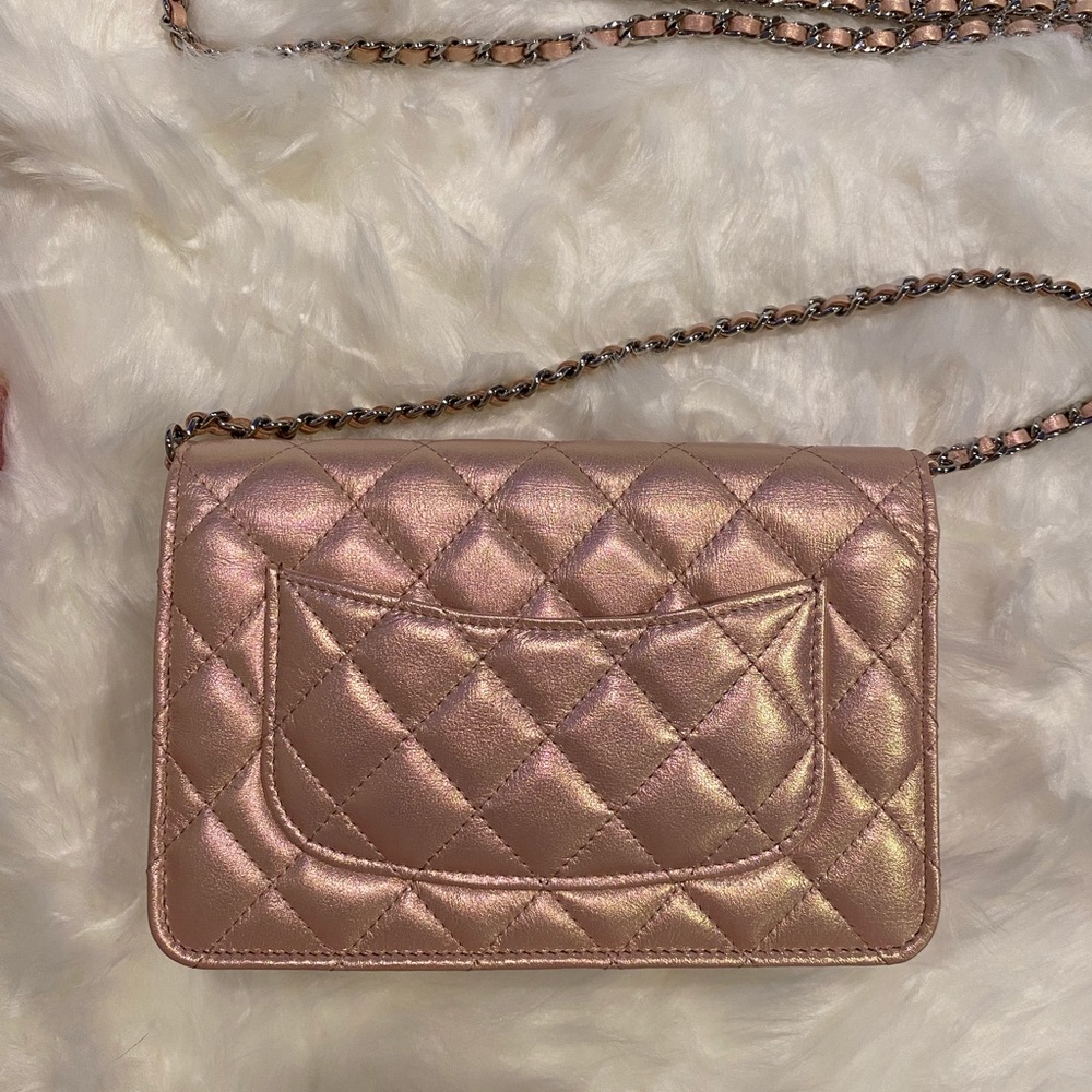 NWT 21K Chanel Iridescent Pink WOC Wallet On Chain - Picture 6 of 16